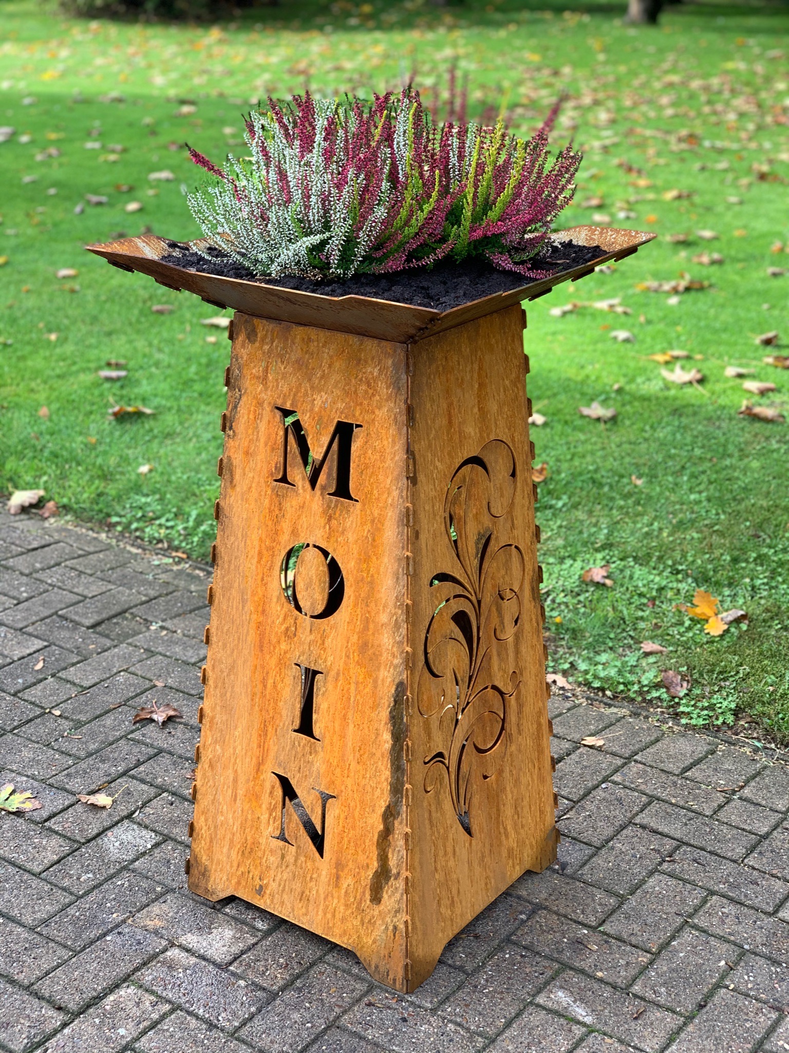 Pflanzsaule Pflanzschale Moin Ranken rostig