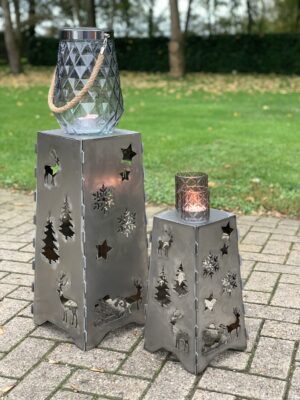 Winterliche Dekoration Säule