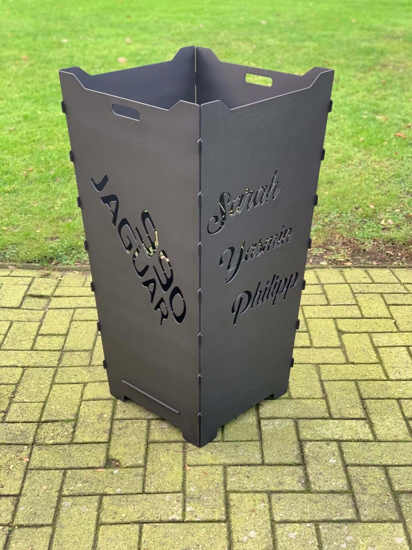 Feuerkorb-Feuertonne-Schreibschrift-Schoenschrift-Vornamen-Jaguar