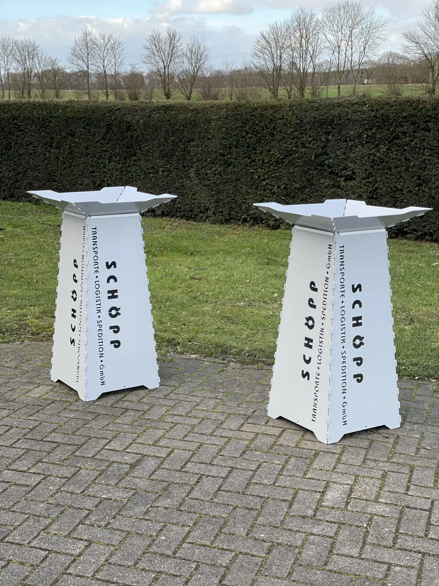 Pflanzsäule Pflanzschale Blumenschale Schoepp Spedition Silber Weißaluminium