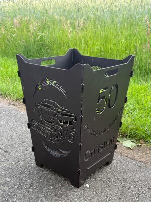 Feuerkorb aus Stahl mit Motiv Mähdrescher, Ähren und Jubiläumszahl